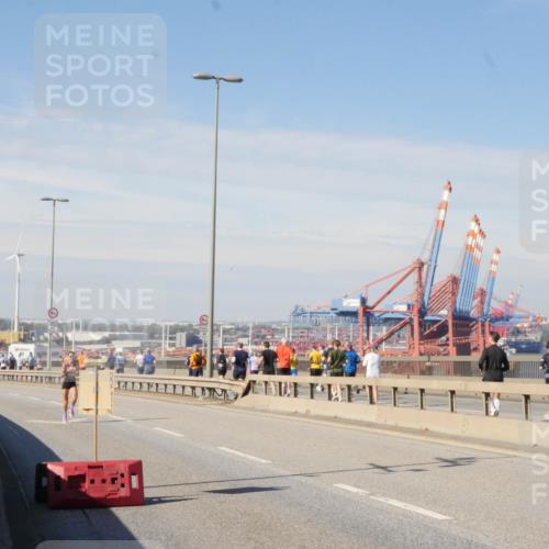 03.10.2025 - Köhlbrandbrückenlauf Matties Gatica Varas http://msf.ph/oto/8987236 03.10.2025 12:28:48 Position 2  meine-sportfotos.de