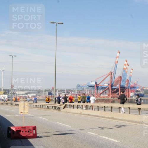 03.10.2025 - Köhlbrandbrückenlauf Matties Gatica Varas http://msf.ph/oto/8987238 03.10.2025 12:28:48 Position 2  meine-sportfotos.de