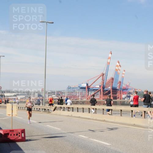 03.10.2025 - Köhlbrandbrückenlauf Matties Gatica Varas http://msf.ph/oto/8987247 03.10.2025 12:28:50 Position 2  meine-sportfotos.de
