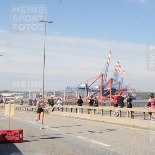 03.10.2025 - Köhlbrandbrückenlauf Matties Gatica Varas http://msf.ph/oto/8987253 03.10.2025 12:28:51 Position 2  meine-sportfotos.de