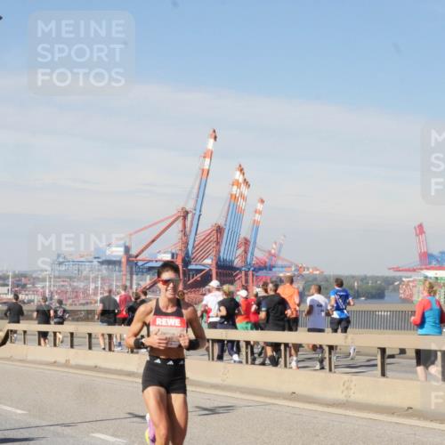 03.10.2025 - Köhlbrandbrückenlauf Matties Gatica Varas http://msf.ph/oto/8987266 03.10.2025 12:28:53 Position 2  meine-sportfotos.de