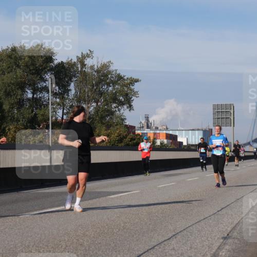03.10.2025 - Köhlbrandbrückenlauf Luisa Fischer http://msf.ph/oto/8987282 03.10.2025 11:22:38 Position 3  meine-sportfotos.de