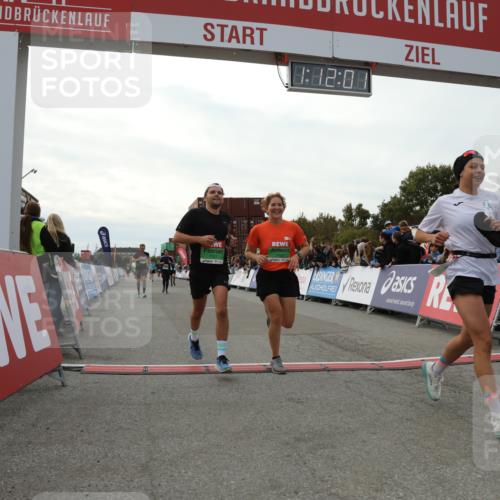 03.10.2025 - Köhlbrandbrückenlauf Yannick Fuchs http://msf.ph/oto/8987286 03.10.2025 16:12:00 Ziel 7122, 7463, 7566, 7613, 7757, 8096, 8110, 8259, 8569, 9159, 9399 meine-sportfotos.de