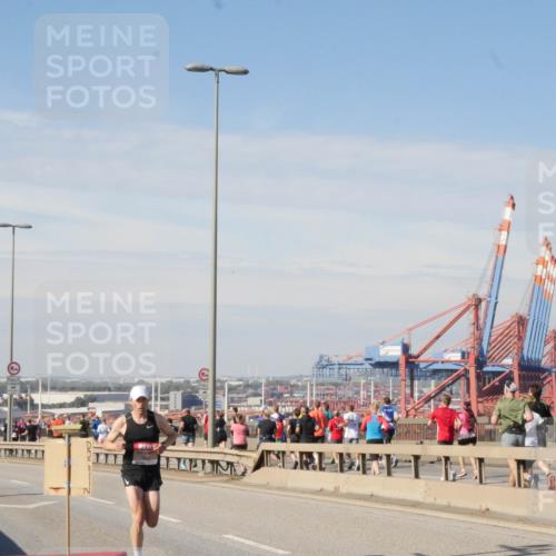 03.10.2025 - Köhlbrandbrückenlauf Matties Gatica Varas http://msf.ph/oto/8987287 03.10.2025 12:28:58 Position 2  meine-sportfotos.de