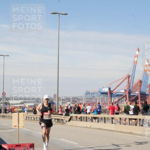 03.10.2025 - Köhlbrandbrückenlauf Matties Gatica Varas http://msf.ph/oto/8987291 03.10.2025 12:28:59 Position 2  meine-sportfotos.de