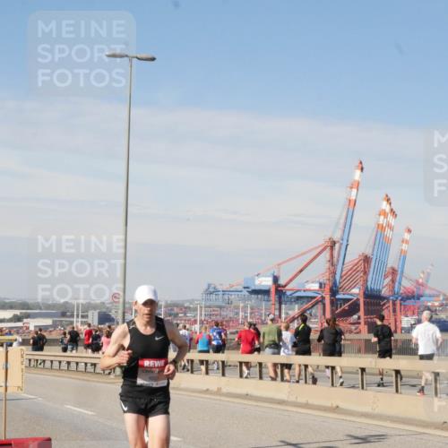 03.10.2025 - Köhlbrandbrückenlauf Matties Gatica Varas http://msf.ph/oto/8987297 03.10.2025 12:29:00 Position 2 4027 meine-sportfotos.de