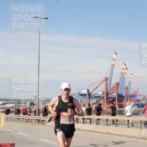 03.10.2025 - Köhlbrandbrückenlauf Matties Gatica Varas http://msf.ph/oto/8987302 03.10.2025 12:29:00 Position 2 4027 meine-sportfotos.de