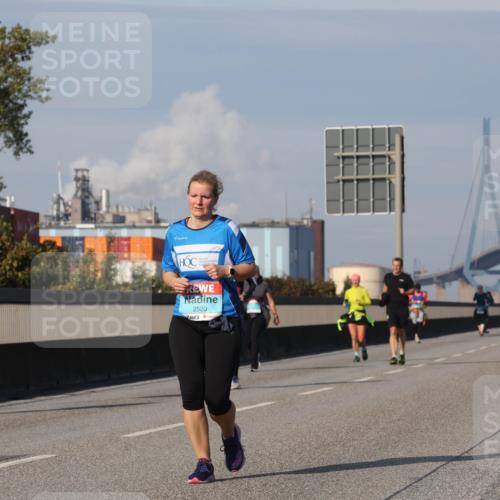 03.10.2025 - Köhlbrandbrückenlauf Luisa Fischer http://msf.ph/oto/8987303 03.10.2025 11:22:41 Position 3 2520 meine-sportfotos.de