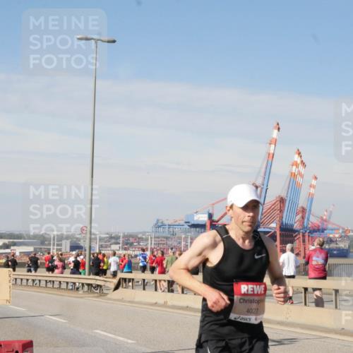 03.10.2025 - Köhlbrandbrückenlauf Matties Gatica Varas http://msf.ph/oto/8987305 03.10.2025 12:29:01 Position 2 4027, 2025 meine-sportfotos.de
