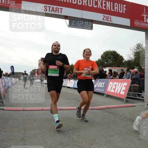 03.10.2025 - Köhlbrandbrückenlauf Yannick Fuchs http://msf.ph/oto/8987306 03.10.2025 16:12:00 Ziel 7122, 7463, 7566, 7613, 7757, 8096, 8110, 8259, 8569, 9159, 9399 meine-sportfotos.de