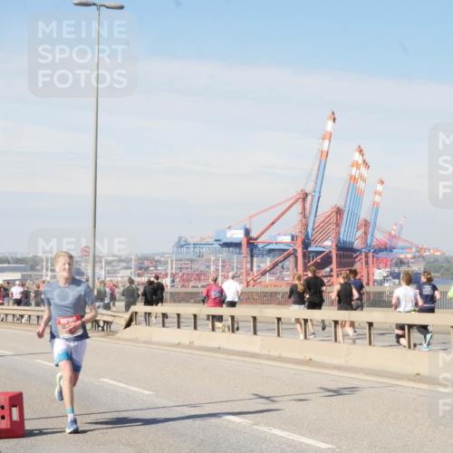 03.10.2025 - Köhlbrandbrückenlauf Matties Gatica Varas http://msf.ph/oto/8987312 03.10.2025 12:29:04 Position 2  meine-sportfotos.de