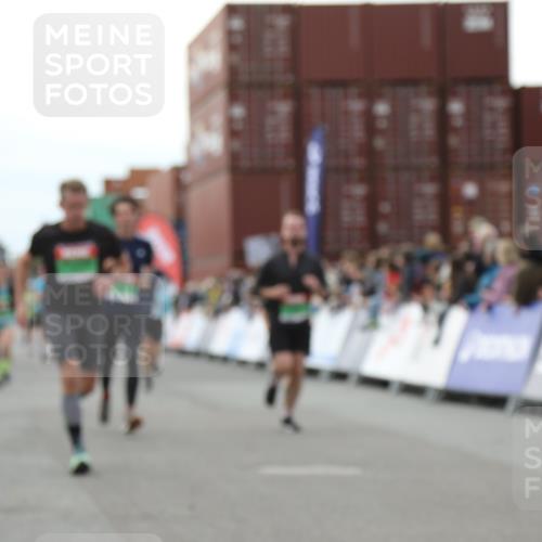 03.10.2025 - Köhlbrandbrückenlauf Yannick Fuchs http://msf.ph/oto/8987321 03.10.2025 16:12:01 Ziel 7122, 7463, 7566, 7613, 7757, 8110, 8259, 8569, 9159, 9399 meine-sportfotos.de