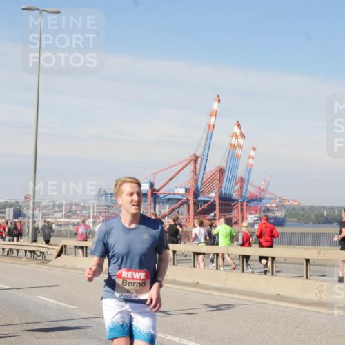 03.10.2025 - Köhlbrandbrückenlauf Matties Gatica Varas http://msf.ph/oto/8987323 03.10.2025 12:29:05 Position 2 6638 meine-sportfotos.de