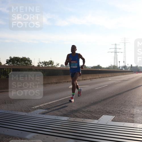 03.10.2025 - Köhlbrandbrückenlauf Luisa Fischer http://msf.ph/oto/8987332 03.10.2025 10:09:10 Position 3  meine-sportfotos.de