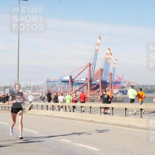 03.10.2025 - Köhlbrandbrückenlauf Matties Gatica Varas http://msf.ph/oto/8987335 03.10.2025 12:29:07 Position 2  meine-sportfotos.de