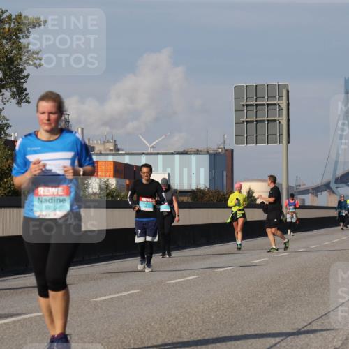 03.10.2025 - Köhlbrandbrückenlauf Luisa Fischer http://msf.ph/oto/8987336 03.10.2025 11:22:43 Position 3 2520 meine-sportfotos.de