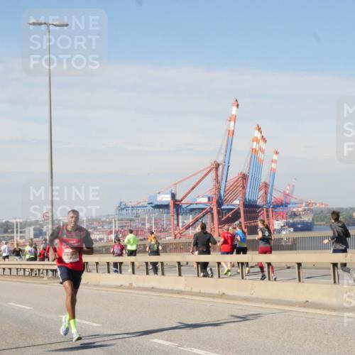03.10.2025 - Köhlbrandbrückenlauf Matties Gatica Varas http://msf.ph/oto/8987357 03.10.2025 12:29:13 Position 2  meine-sportfotos.de