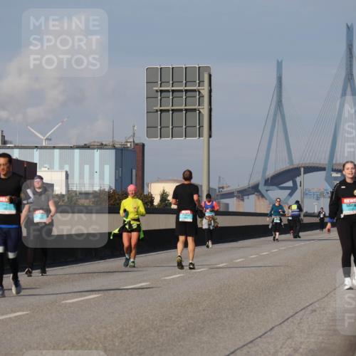 03.10.2025 - Köhlbrandbrückenlauf Luisa Fischer http://msf.ph/oto/8987361 03.10.2025 11:22:45 Position 3 17 meine-sportfotos.de