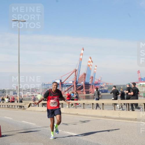 03.10.2025 - Köhlbrandbrückenlauf Matties Gatica Varas http://msf.ph/oto/8987365 03.10.2025 12:29:13 Position 2  meine-sportfotos.de