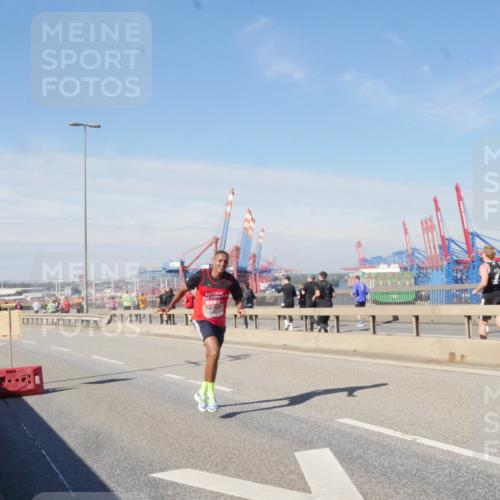 03.10.2025 - Köhlbrandbrückenlauf Matties Gatica Varas http://msf.ph/oto/8987367 03.10.2025 12:29:14 Position 2  meine-sportfotos.de