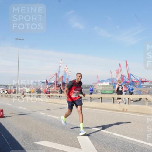 03.10.2025 - Köhlbrandbrückenlauf Matties Gatica Varas http://msf.ph/oto/8987371 03.10.2025 12:29:14 Position 2  meine-sportfotos.de