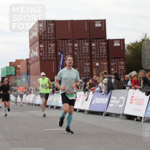 03.10.2025 - Köhlbrandbrückenlauf Yannick Fuchs http://msf.ph/oto/8987380 03.10.2025 15:59:43 Ziel 7193, 7225, 7450, 9101, 9113 meine-sportfotos.de