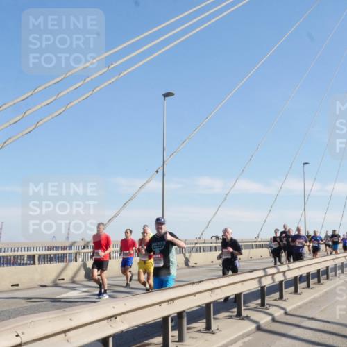 03.10.2025 - Köhlbrandbrückenlauf Matties Gatica Varas http://msf.ph/oto/8987384 03.10.2025 12:29:26 Position 2 2025 meine-sportfotos.de