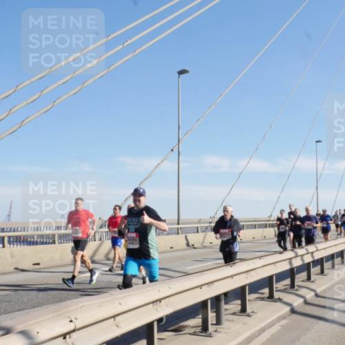 03.10.2025 - Köhlbrandbrückenlauf Matties Gatica Varas http://msf.ph/oto/8987388 03.10.2025 12:29:26 Position 2 2025 meine-sportfotos.de