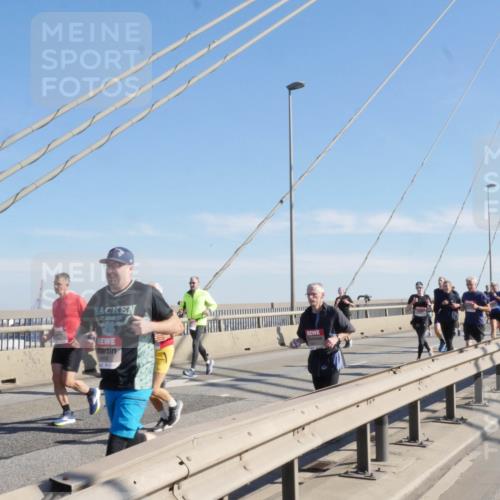 03.10.2025 - Köhlbrandbrückenlauf Matties Gatica Varas http://msf.ph/oto/8987390 03.10.2025 12:29:27 Position 2 2025 meine-sportfotos.de