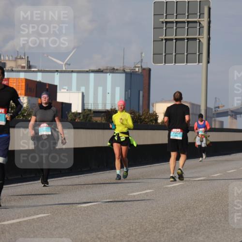 03.10.2025 - Köhlbrandbrückenlauf Luisa Fischer http://msf.ph/oto/8987392 03.10.2025 11:22:46 Position 3  meine-sportfotos.de