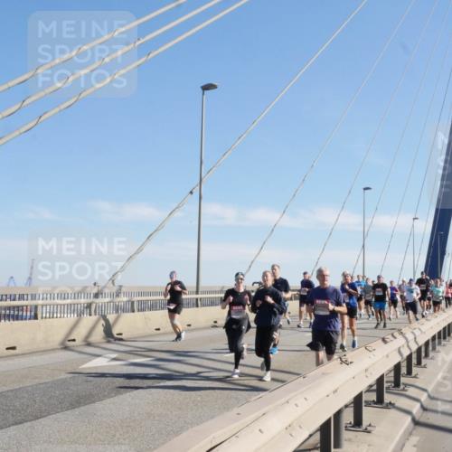 03.10.2025 - Köhlbrandbrückenlauf Matties Gatica Varas http://msf.ph/oto/8987401 03.10.2025 12:29:28 Position 2  meine-sportfotos.de
