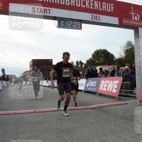 03.10.2025 - Köhlbrandbrückenlauf Yannick Fuchs http://msf.ph/oto/8987405 03.10.2025 16:12:04 Ziel 7463, 7468, 7825, 8259, 8569, 8939, 8951, 9159, 9399 meine-sportfotos.de
