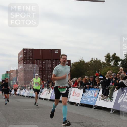 03.10.2025 - Köhlbrandbrückenlauf Yannick Fuchs http://msf.ph/oto/8987408 03.10.2025 15:59:45 Ziel 7165, 7185, 7193, 7225, 7450, 9101, 9113 meine-sportfotos.de