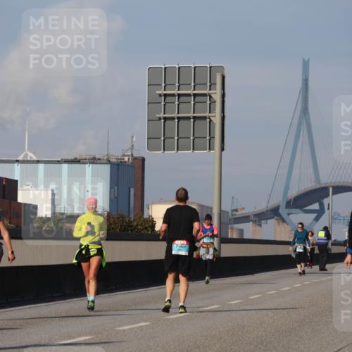 03.10.2025 - Köhlbrandbrückenlauf Luisa Fischer http://msf.ph/oto/8987409 03.10.2025 11:22:47 Position 3 3103, 5 meine-sportfotos.de