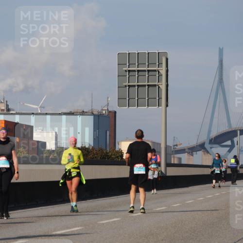03.10.2025 - Köhlbrandbrückenlauf Luisa Fischer http://msf.ph/oto/8987420 03.10.2025 11:22:48 Position 3 3103 meine-sportfotos.de