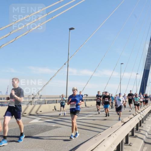 03.10.2025 - Köhlbrandbrückenlauf Matties Gatica Varas http://msf.ph/oto/8987421 03.10.2025 12:29:31 Position 2  meine-sportfotos.de