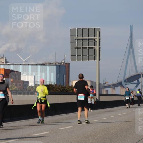 03.10.2025 - Köhlbrandbrückenlauf Luisa Fischer http://msf.ph/oto/8987424 03.10.2025 11:22:48 Position 3 3109 meine-sportfotos.de