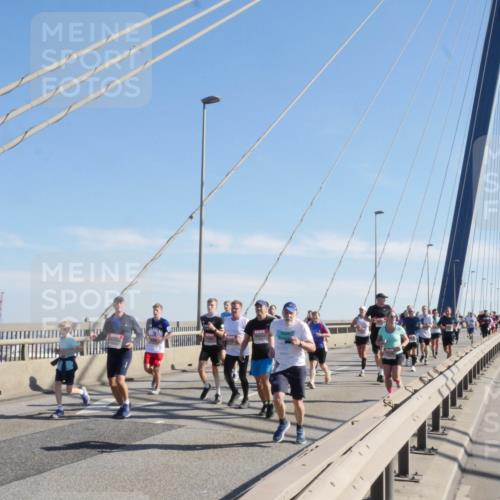 03.10.2025 - Köhlbrandbrückenlauf Matties Gatica Varas http://msf.ph/oto/8987434 03.10.2025 12:29:32 Position 2  meine-sportfotos.de