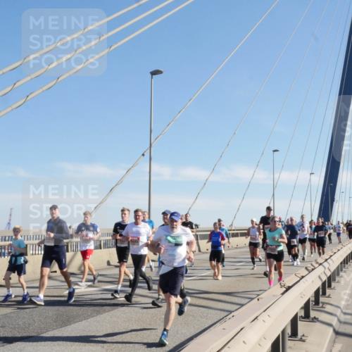 03.10.2025 - Köhlbrandbrückenlauf Matties Gatica Varas http://msf.ph/oto/8987438 03.10.2025 12:29:33 Position 2  meine-sportfotos.de