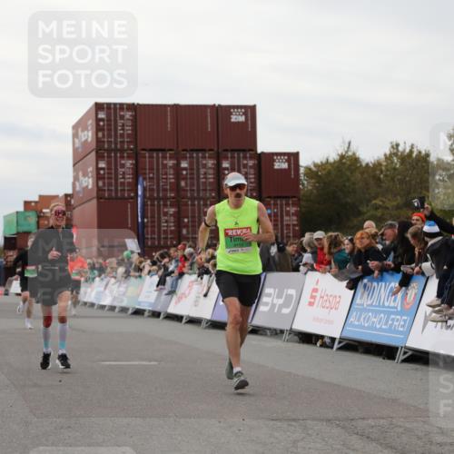 03.10.2025 - Köhlbrandbrückenlauf Yannick Fuchs http://msf.ph/oto/8987439 03.10.2025 15:59:46 Ziel 7165, 7185, 7225, 7450, 9101, 9113 meine-sportfotos.de