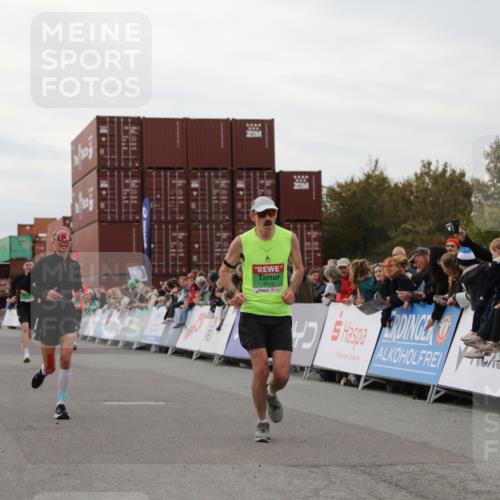 03.10.2025 - Köhlbrandbrückenlauf Yannick Fuchs http://msf.ph/oto/8987442 03.10.2025 15:59:46 Ziel 7165, 7185, 7225, 7450, 9101, 9113 meine-sportfotos.de