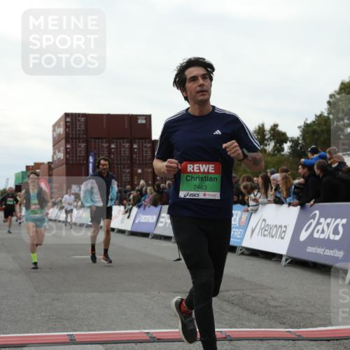 03.10.2025 - Köhlbrandbrückenlauf Yannick Fuchs http://msf.ph/oto/8987448 03.10.2025 16:12:05 Ziel 7404, 7463, 7468, 7825, 8088, 8259, 8569, 8939, 8951, 9159, 9399 meine-sportfotos.de