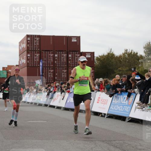 03.10.2025 - Köhlbrandbrückenlauf Yannick Fuchs http://msf.ph/oto/8987449 03.10.2025 15:59:46 Ziel 7165, 7185, 7225, 7450, 9101, 9113 meine-sportfotos.de