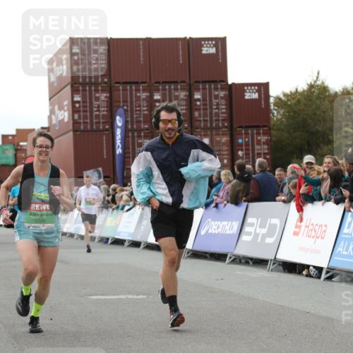 03.10.2025 - Köhlbrandbrückenlauf Yannick Fuchs http://msf.ph/oto/8987455 03.10.2025 16:12:05 Ziel 7404, 7463, 7468, 7825, 8088, 8259, 8569, 8939, 8951, 9159, 9399 meine-sportfotos.de