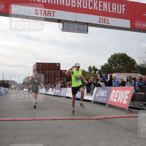 03.10.2025 - Köhlbrandbrückenlauf Yannick Fuchs http://msf.ph/oto/8987462 03.10.2025 15:59:47 Ziel 7165, 7185, 7225, 7450, 9101, 9113 meine-sportfotos.de