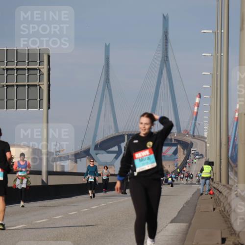 03.10.2025 - Köhlbrandbrückenlauf Luisa Fischer http://msf.ph/oto/8987463 03.10.2025 11:22:50 Position 3  meine-sportfotos.de
