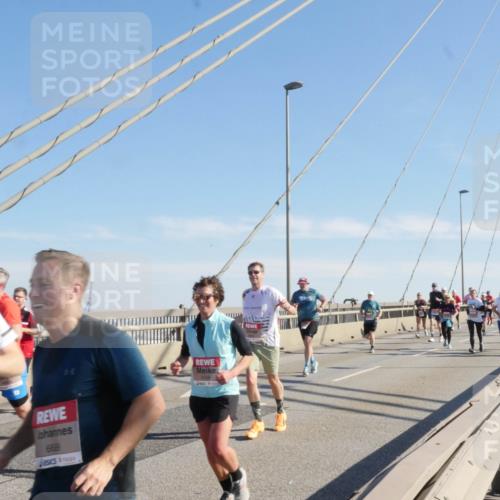 03.10.2025 - Köhlbrandbrückenlauf Matties Gatica Varas http://msf.ph/oto/8987467 03.10.2025 12:29:39 Position 2 6689, 4748 meine-sportfotos.de