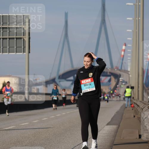03.10.2025 - Köhlbrandbrückenlauf Luisa Fischer http://msf.ph/oto/8987469 03.10.2025 11:22:51 Position 3 2589, 3103 meine-sportfotos.de