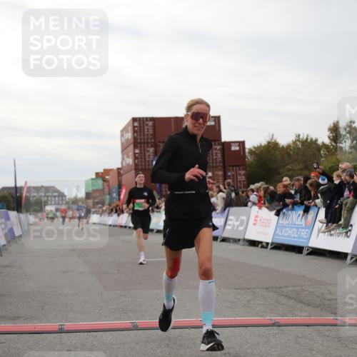 03.10.2025 - Köhlbrandbrückenlauf Yannick Fuchs http://msf.ph/oto/8987480 03.10.2025 15:59:48 Ziel 7165, 7185, 7225, 7269, 7450, 9101, 9113 meine-sportfotos.de