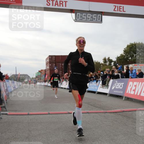 03.10.2025 - Köhlbrandbrückenlauf Yannick Fuchs http://msf.ph/oto/8987483 03.10.2025 15:59:48 Ziel 7165, 7185, 7225, 7269, 7450, 9101, 9113 meine-sportfotos.de